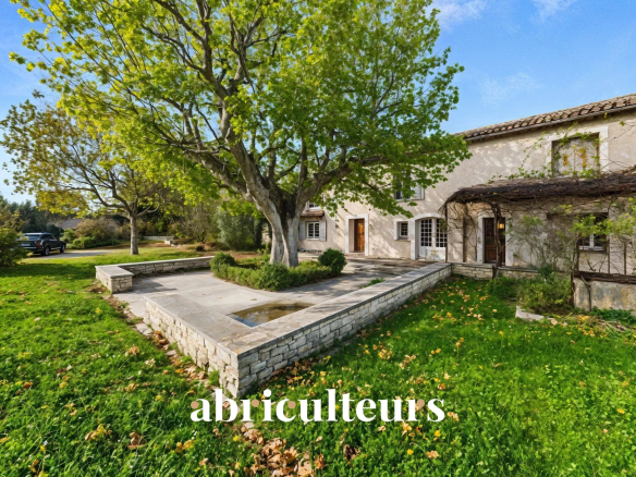 Authentique – Mas Provençal – 350m² – Cheval-Blanc