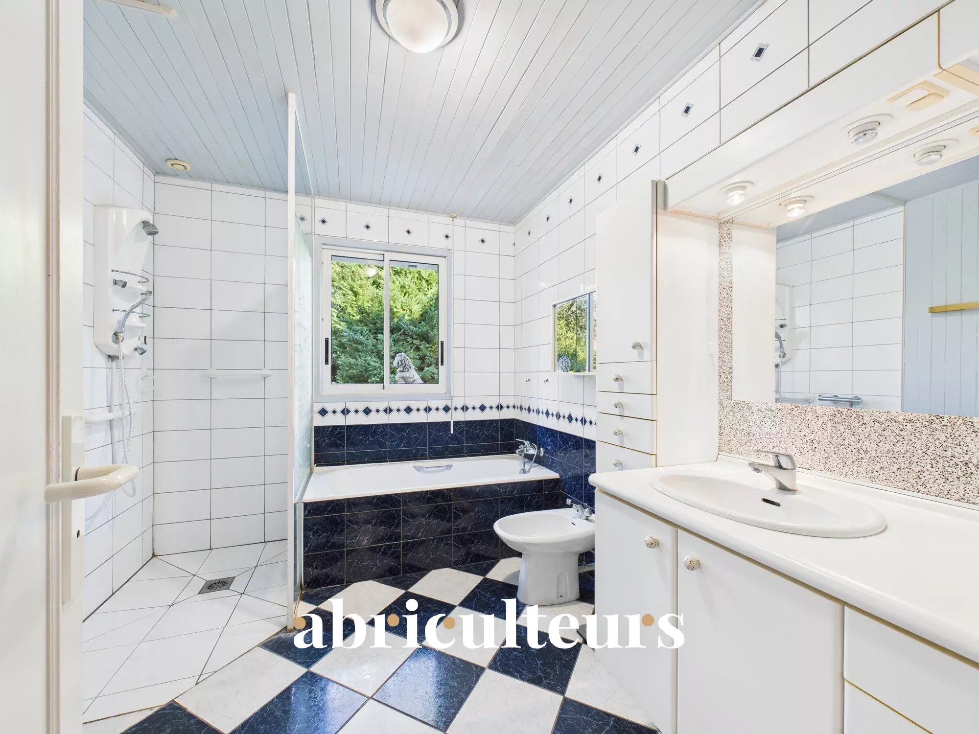 3ff2e26cf23ab18cc6e85146692d40a7_2bc5379419_2000-original