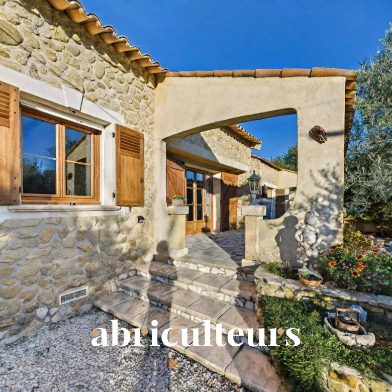 BRIGHT APARTMENT TO RENOVATE – 3 BEDROOMS – 68M2 – DAUMESNIL