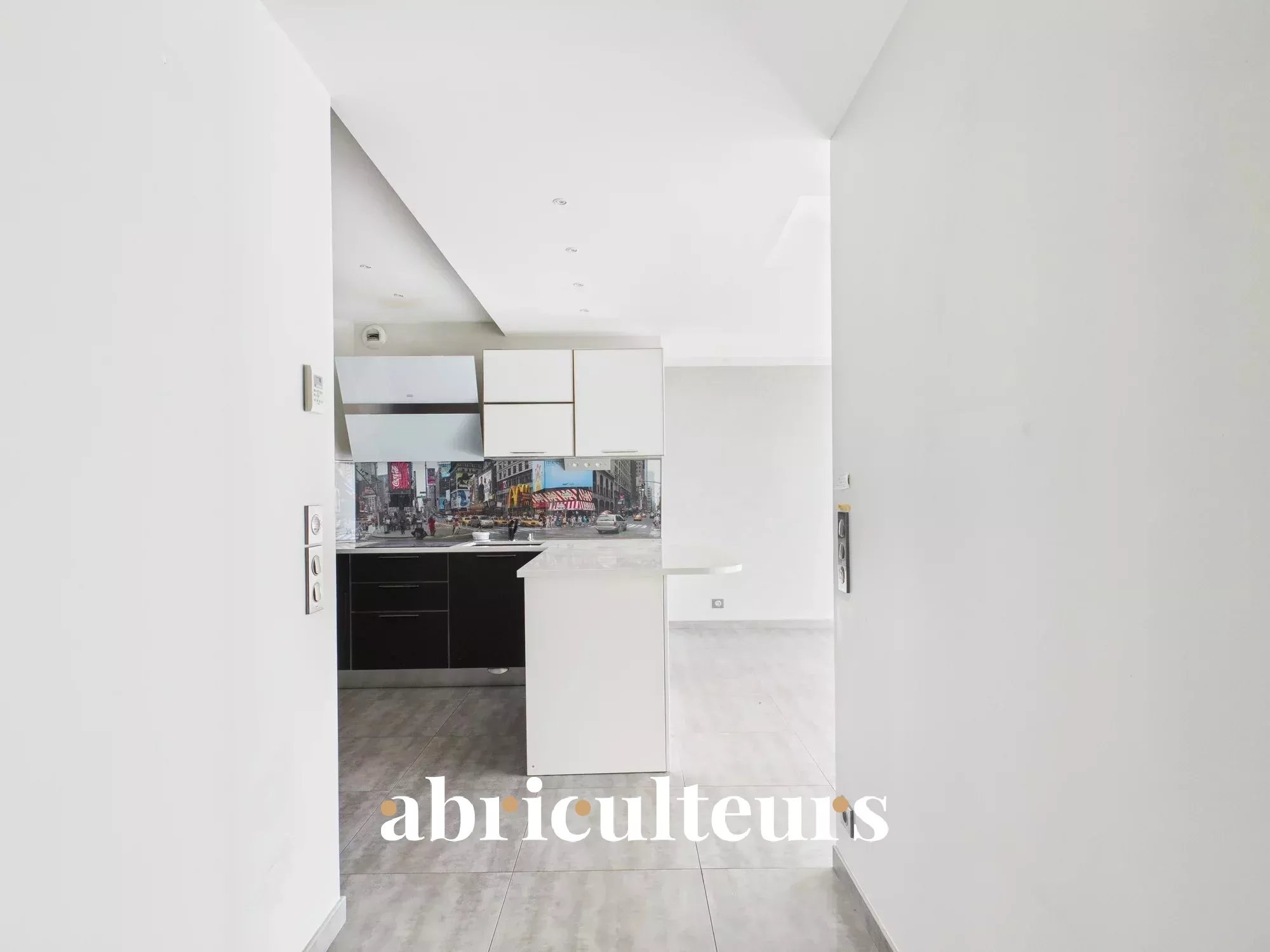 3260f916a800874aa258c84e0e48b9de_319a250eb7_2000-original