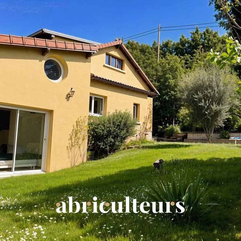 Ravissant duplex avec jardin et balcon – 125m² – La Celle Saint Cloud _Quartier Bourg