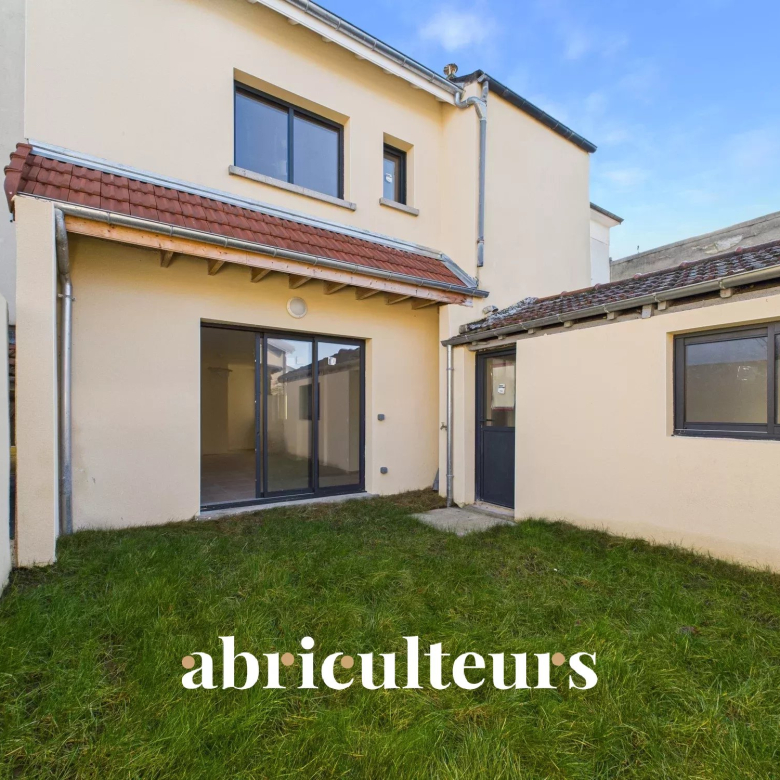 Escape and refinement: renovated character villa