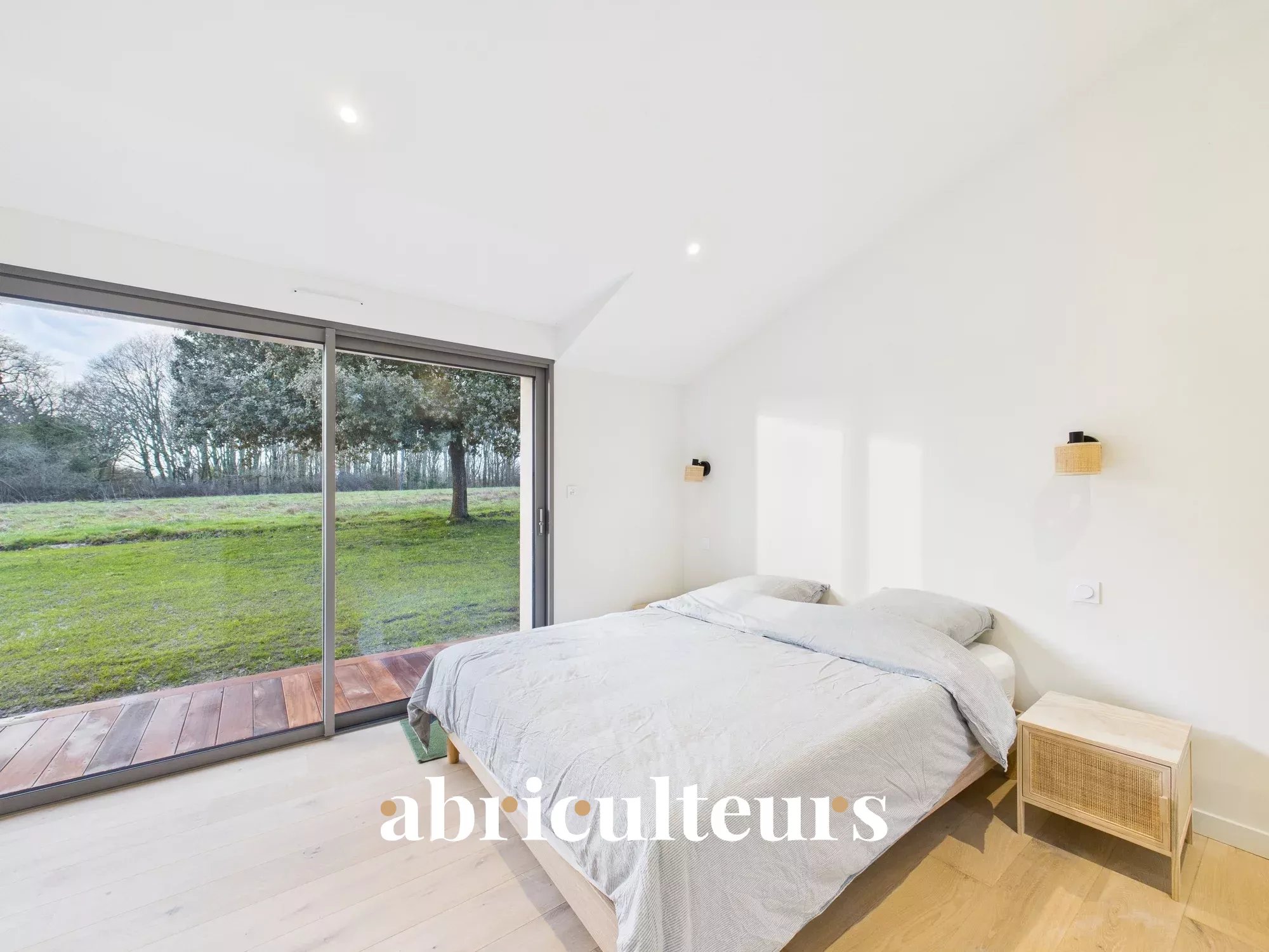 4cf96b5ce124ba3840a1f92d25ff24f5_1050150d46_2000-original