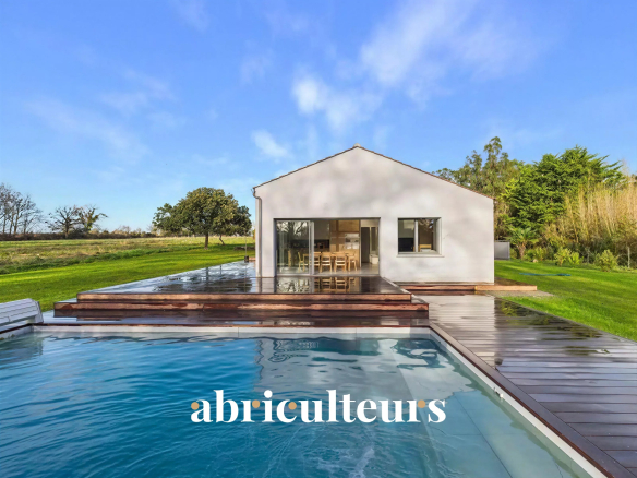 Propriété d’exception – Confort et nature –  Rénovation 2025 – DPE B – Piscine – Route de la Colinerie – Pornic