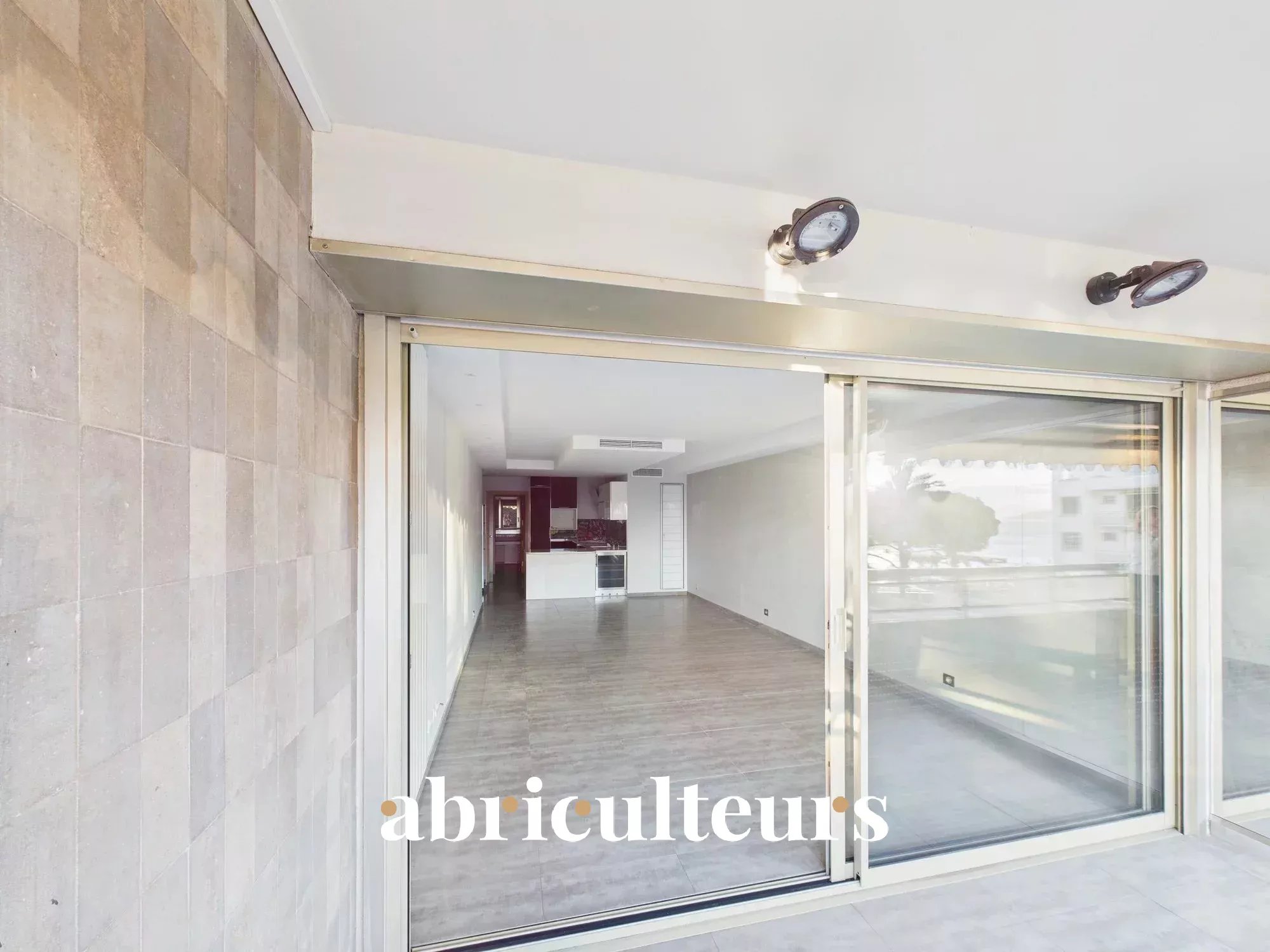 d1c7a134e821e8dec4b73c82b11f4121_0a9e4f222b_2000-original