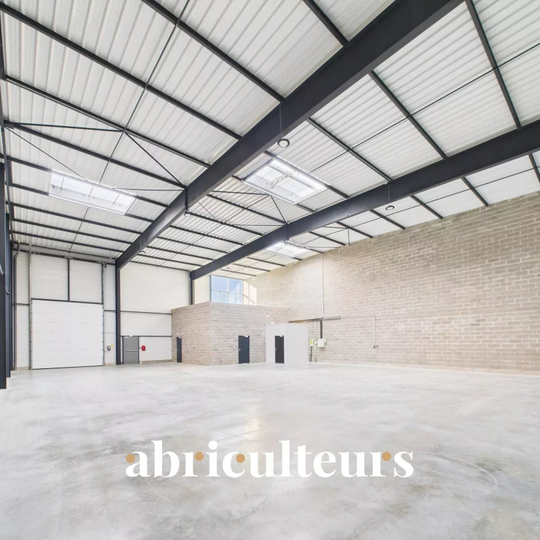 Local d’activité Neuf de 755 m² – À 1h de Paris, au cœur d’une zone stratégique