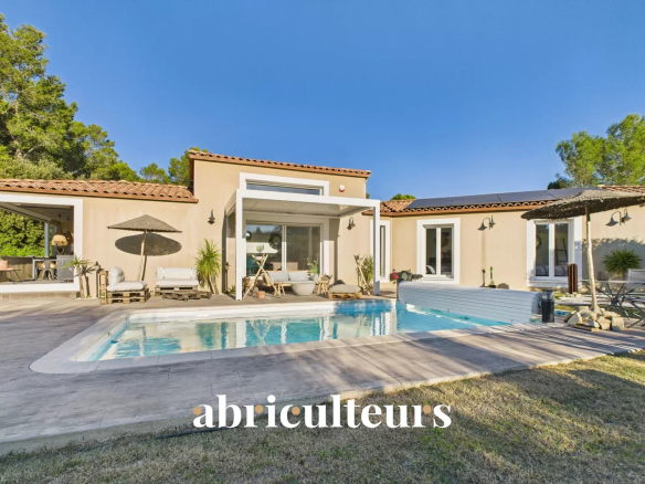 Superbe Villa Familiale de Plain-Pied – 5 Pièces – 139 m² – Piscine Chauffée -Terrain 1083 m²