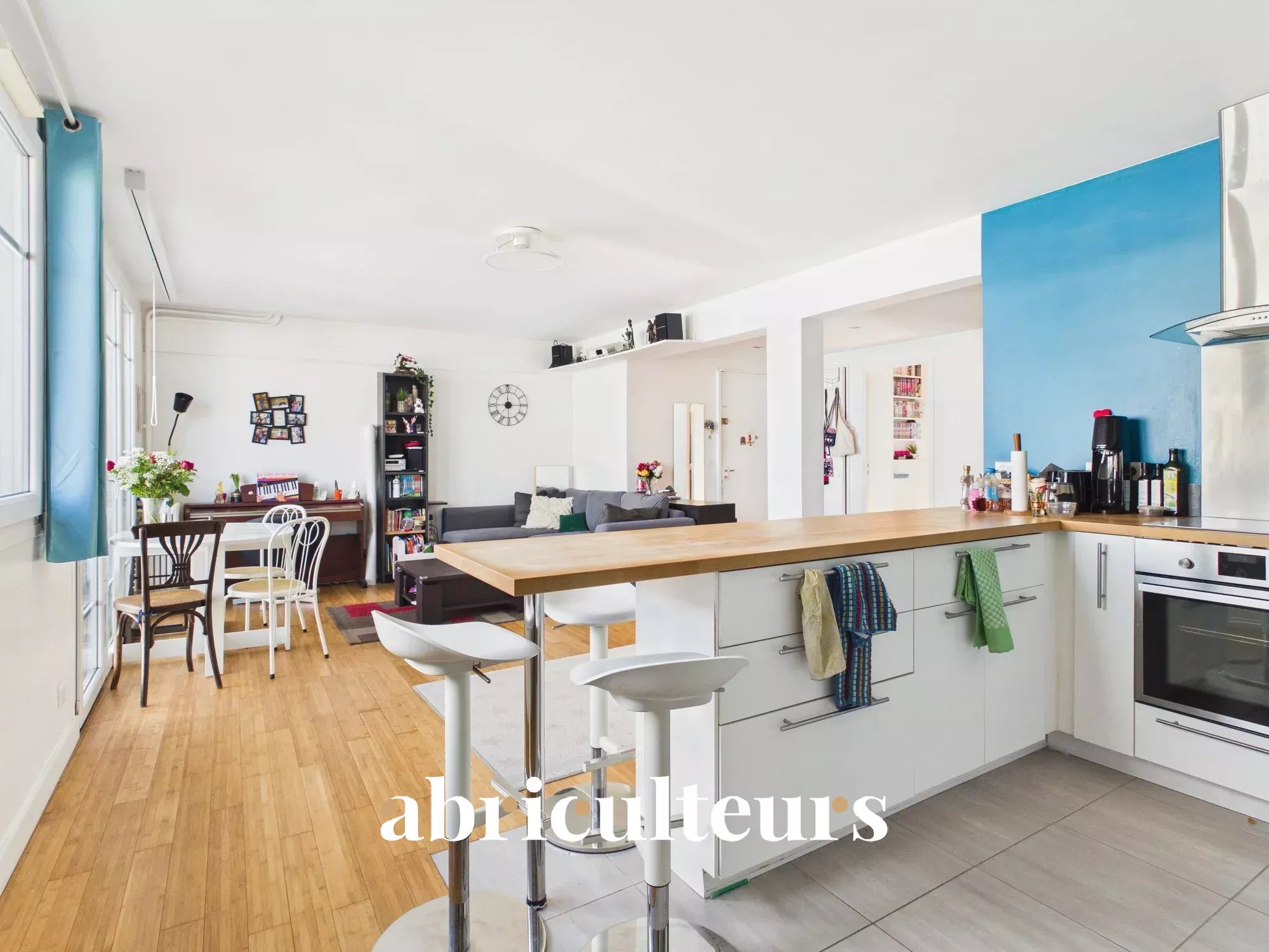 877bb44f75edb87e41b9fb9d5b36300a_574f2724be_2000-original