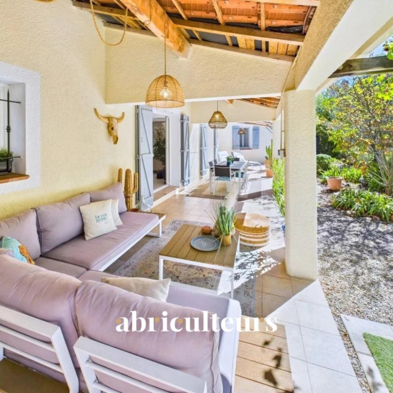 Spacieux appartement de 144 m² avec terrasse de plain-pied 50 m² ? Cannes Centre (La Banane)