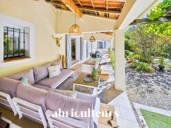 PROPRIÉTÉ DE CHARME AVEC 2 GÎTES 4 étoiles – AUPS –  AUX PORTES DU VERDON