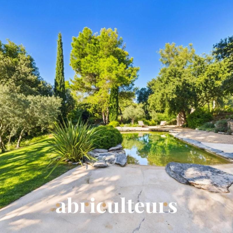 Exceptional house? 600 m²? 11 pieces? Fontcouverte (17100)