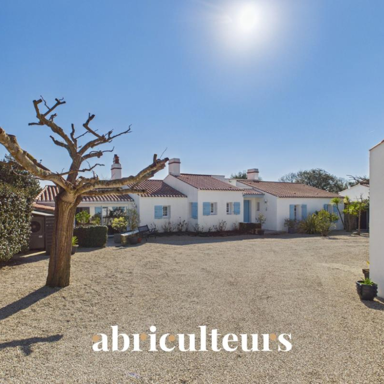 Maison – Beaujeu – 281m²