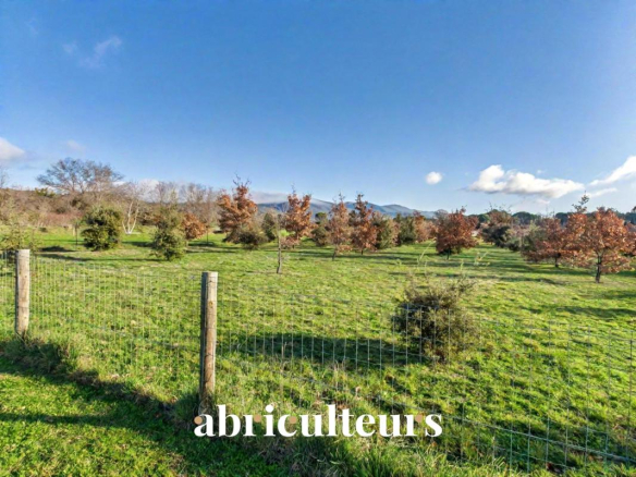 Exceptional architect-designed villa – Luberon view – Puyvert