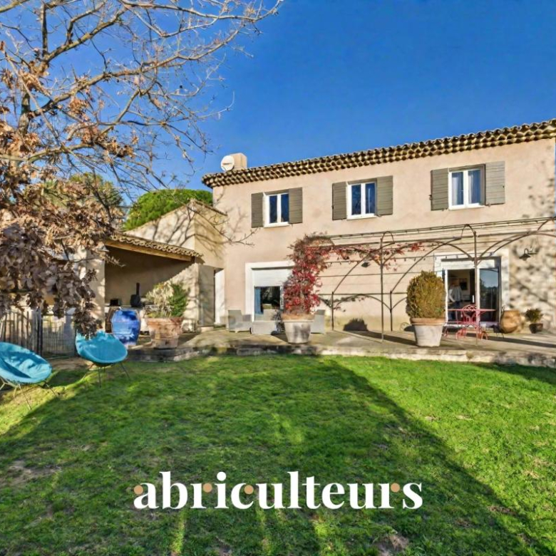 Havre de paix à Cantaron (collines niçoises)  : Propriété d’artistes nichée au c?ur de 2 hectares de verdure