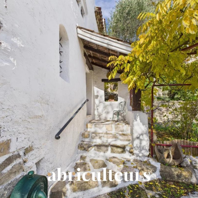 Villa d’architecte 170 m2 avec vue exceptionnelle sur le Luberon – Puyvert