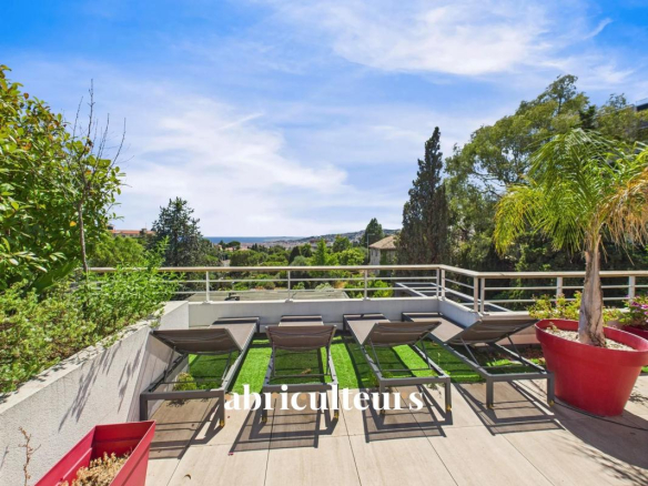 Superbe appartement T3 avec terrasse panoramique sur le toit – NICE CIMIEZ