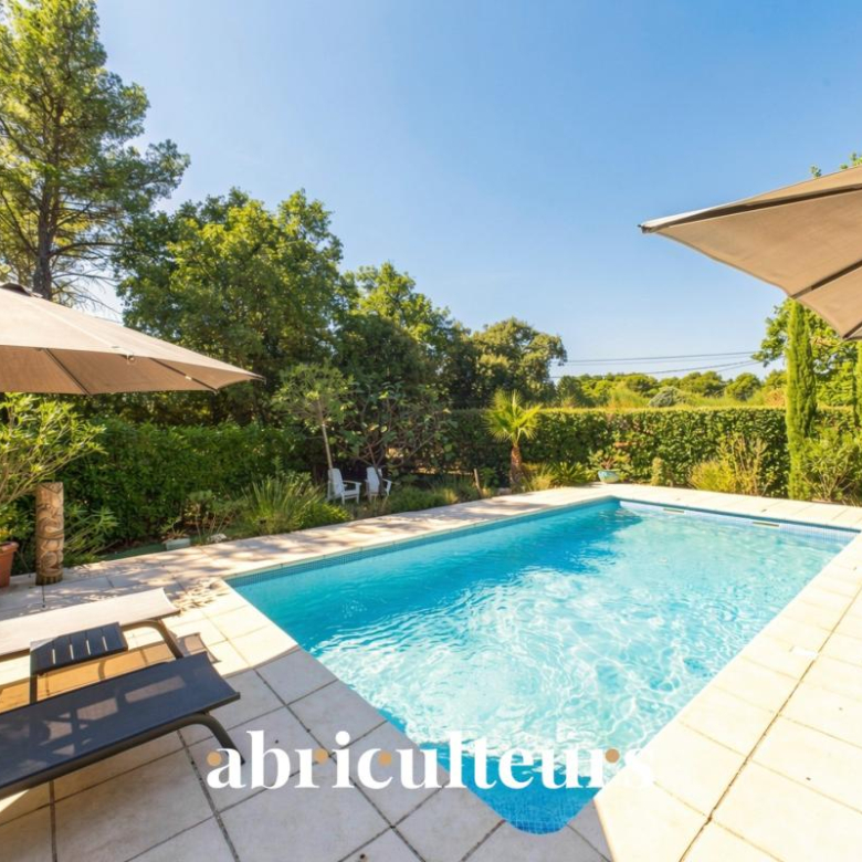 LE TIGNET villa 208 m² + piscine vue dégagée sur le lac de Saint Cassien, mer et collines environnantes