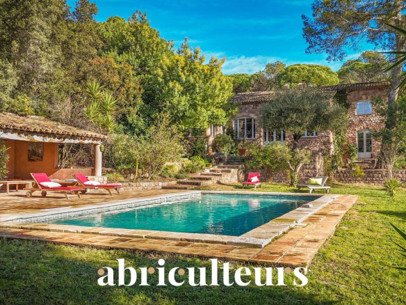 Mas provençal d?exception de 300 m² ? Propriété historique sur 1 hectare ? Saint-Raphaël, aux portes de l?Estérel