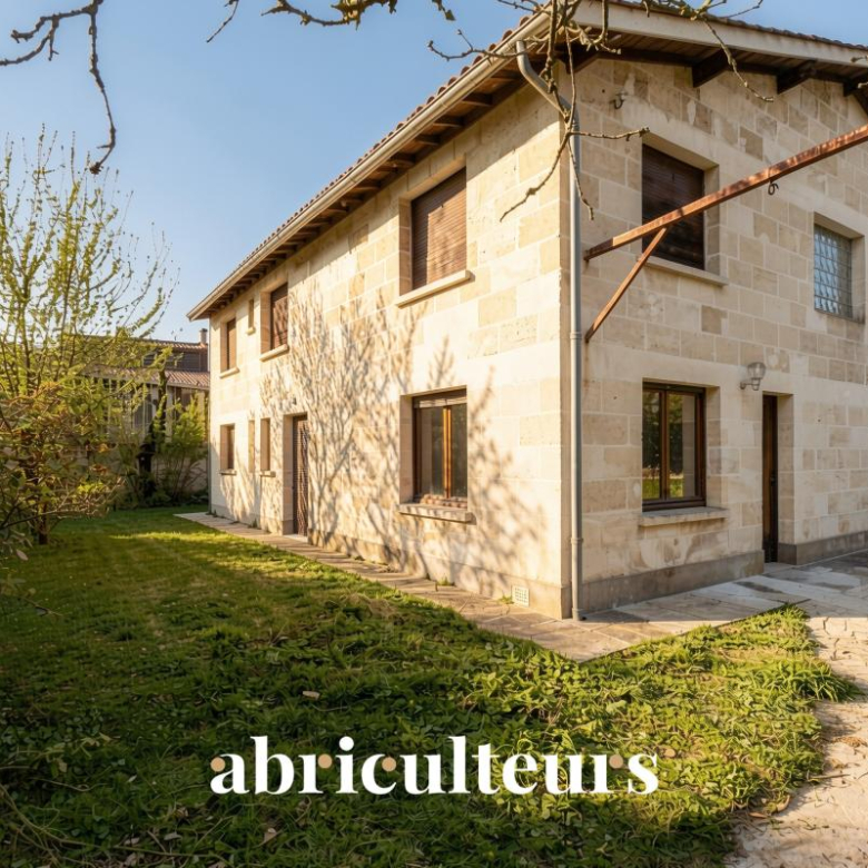 Terrain 900 m² en zone UB – potentiel de développement