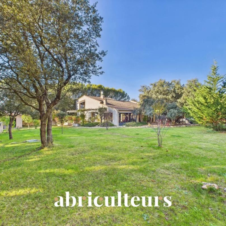 EXCLUSIVE BELLE ÉPOQUE APARTMENT WITH TERRACE 5 rooms