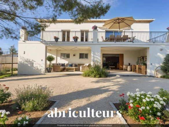 Charming 4-bedroom house with potential for renovation, terraces and garden in Eguilles (13510)