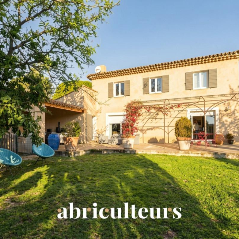 Propriété de 260 m² avec 2 gîtes indépendants T2 & T3 labellisés 4 étoiles ? Parc régional du Haut Verdon ? Aups