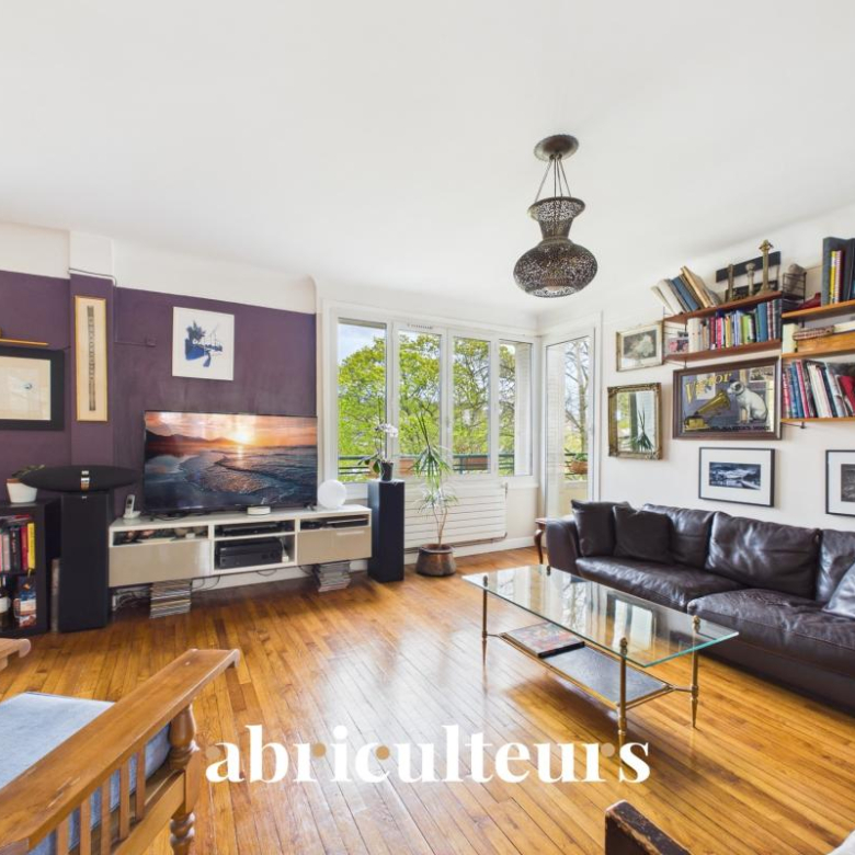 Appartement 3 pièces rénové par un architecte avec balcon plein sud ? Saint-Mandé