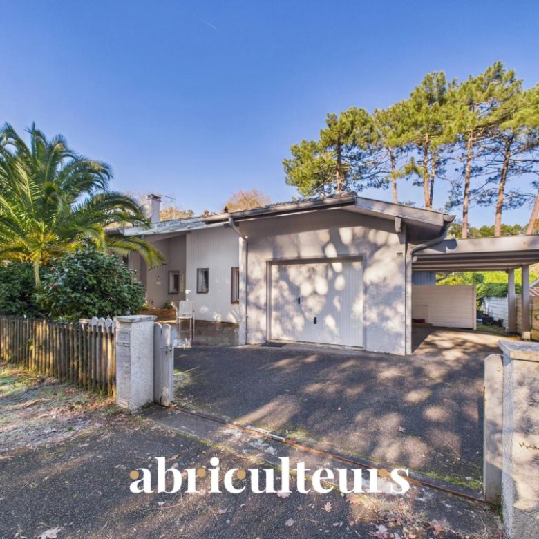 Authentic artist's property and its 2-hectare park in Cantaron (Nice Hills)