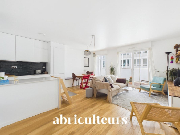 5-room family apartment – ​​85 m² – Balcony – Double parking – Rueil-Malmaison