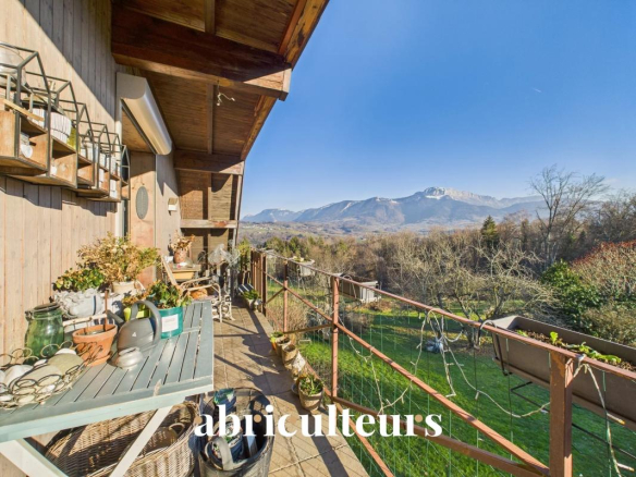 A real gem: this renovated old farmhouse? Annecy North