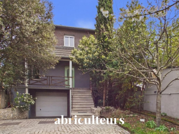 Maison contemporaine éco-responsable avec dépendance – Colombes