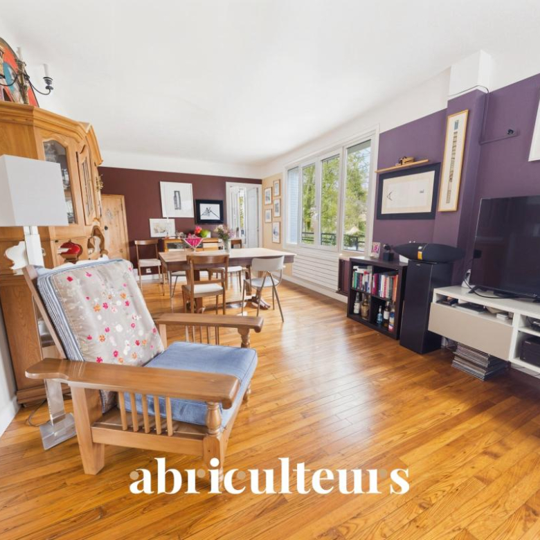 Belle maison Neuve 2024 ? DPE A ? 117m2 – 3 chambres – Jardin et piscine en centre-ville de Saint-Laurent-du-Var