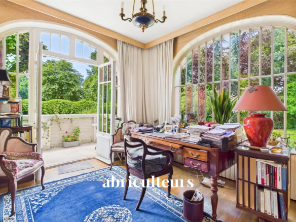 Spacious 6-room apartment of 165m² with a beautiful garden – Saint-Mandé / Lac Daumesnil – Paris 12