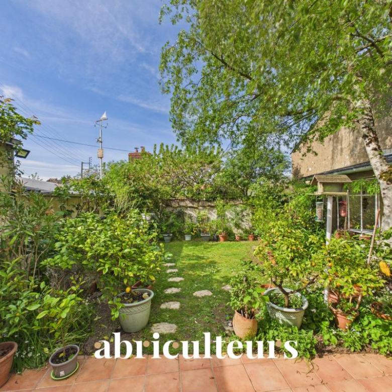 Charming renovated old house – 1 bedroom – Terrace and garden – Rue Arsène Leloup – Couëron