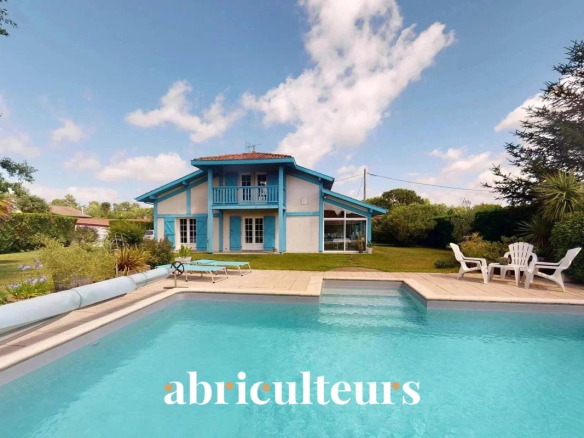 Belle maison Landaise 5 pièces -Terrain arboré -1788m2 – Piscine