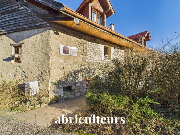 Coup de c?ur pour cet ancien corps de ferme rénové ? Annecy Nord