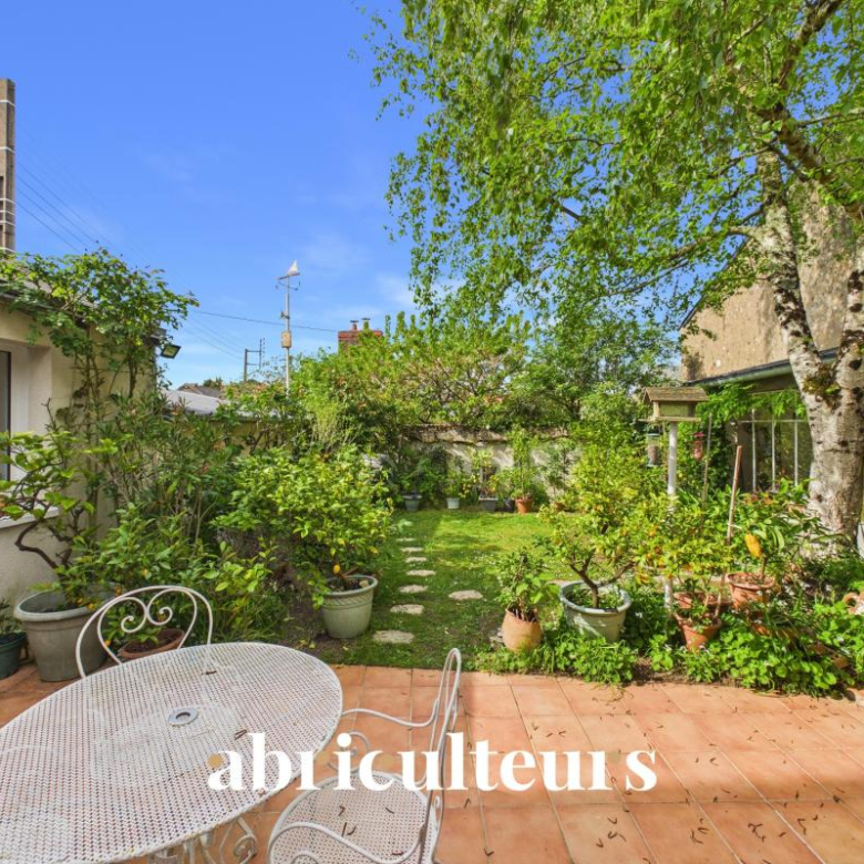 Mas d?exception signé ? 300 m² ? Domaine confidentiel de 1 hectare ? Saint-Raphaël