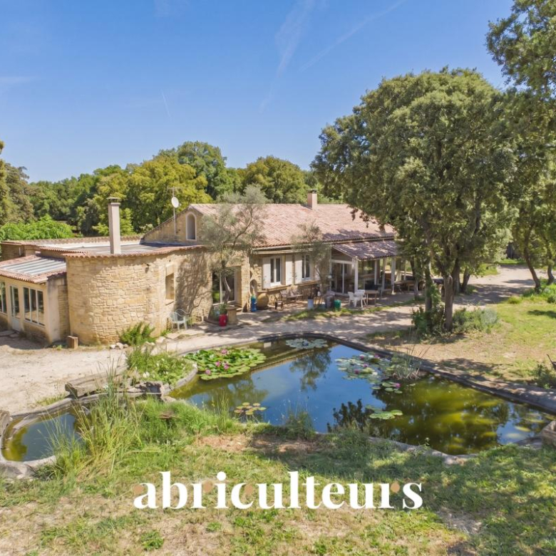 Maison contemporaine familiale avec dépendance et jardin – DPE B