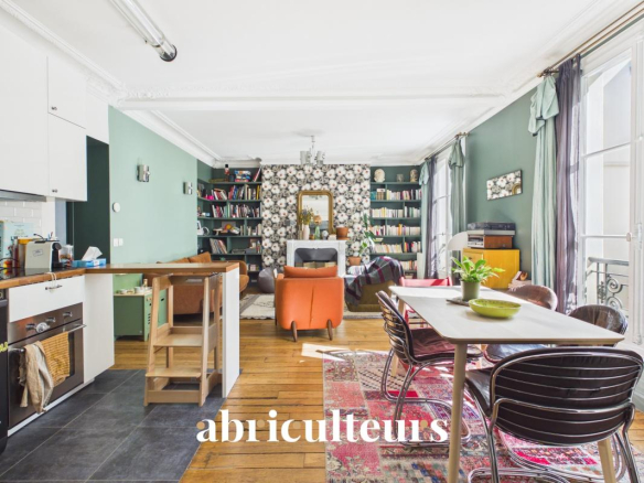 Beautiful, bright 2-bedroom apartment – ​​65 m² – Paris 10