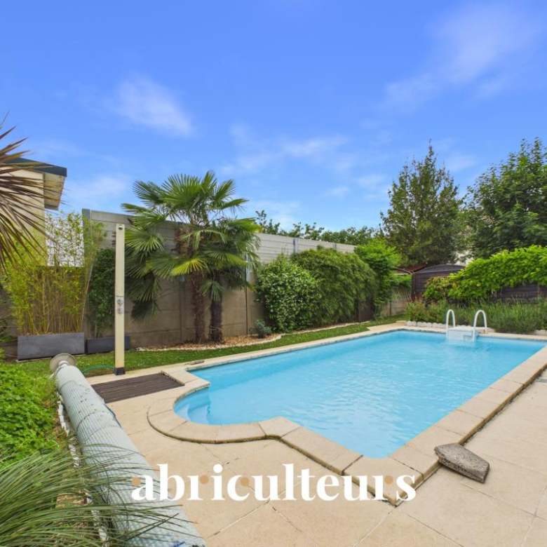 Maison – La Celle-Saint-Cloud – 328m²
