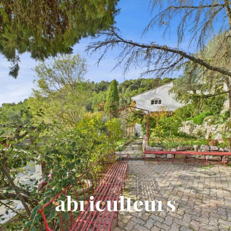 Prestigious family apartment – ​​105m² – Paris 6th arrondissement, Notre-Dame-des-Champs