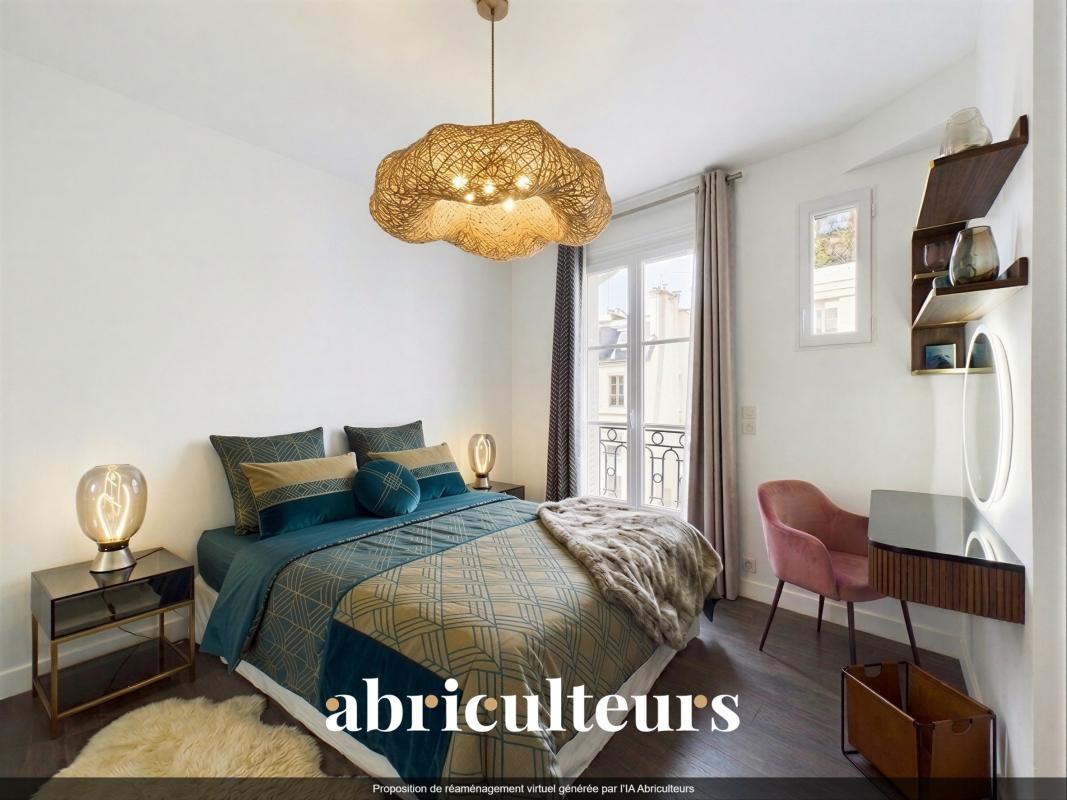 Apartment room in Paris 16th arrondissement Room in an apartment in Paris 16th arrondissement with double bed and modern decor.