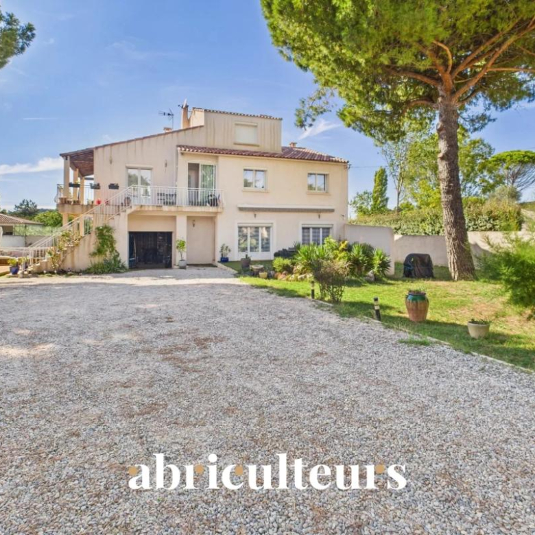 Luxury real estate photo | Charming Properties