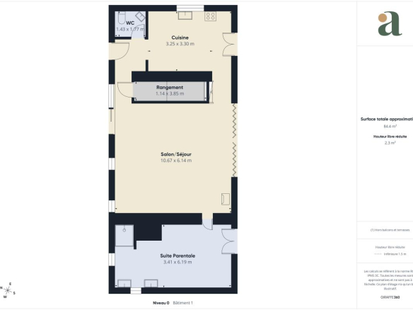 Spacious villa plan with swimming pool and grounds in Callian, including kitchen, living room and master suite.