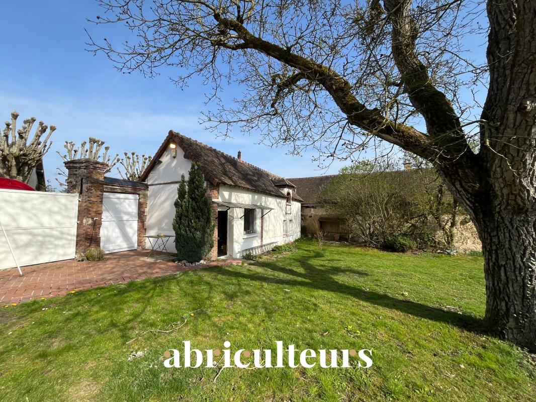 Prestigious house in Croisilles Renovated 19th century house with grounds in Croisilles, France.