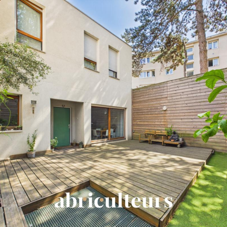 Luxury real estate photo | Charming Properties