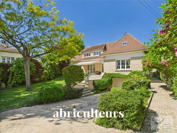 Charmante maison lumineuse de 200m² avec jardin – À 10 min à pied du centre de Senlis