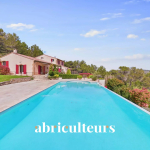 Vue panoramique & prestations haut de gamme pour cette villa de 292 m² à Rognes