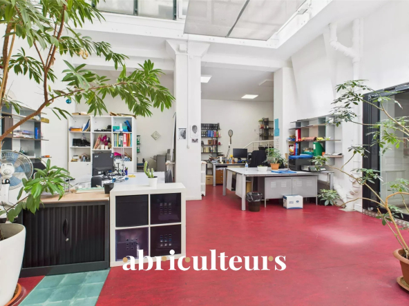 Magnifique local commercial de 125m² – Métro Goncourt – Paris 10
