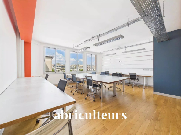 PARIS 10 – RARE – BUREAU A USAGE MIXTE DE 65M2
